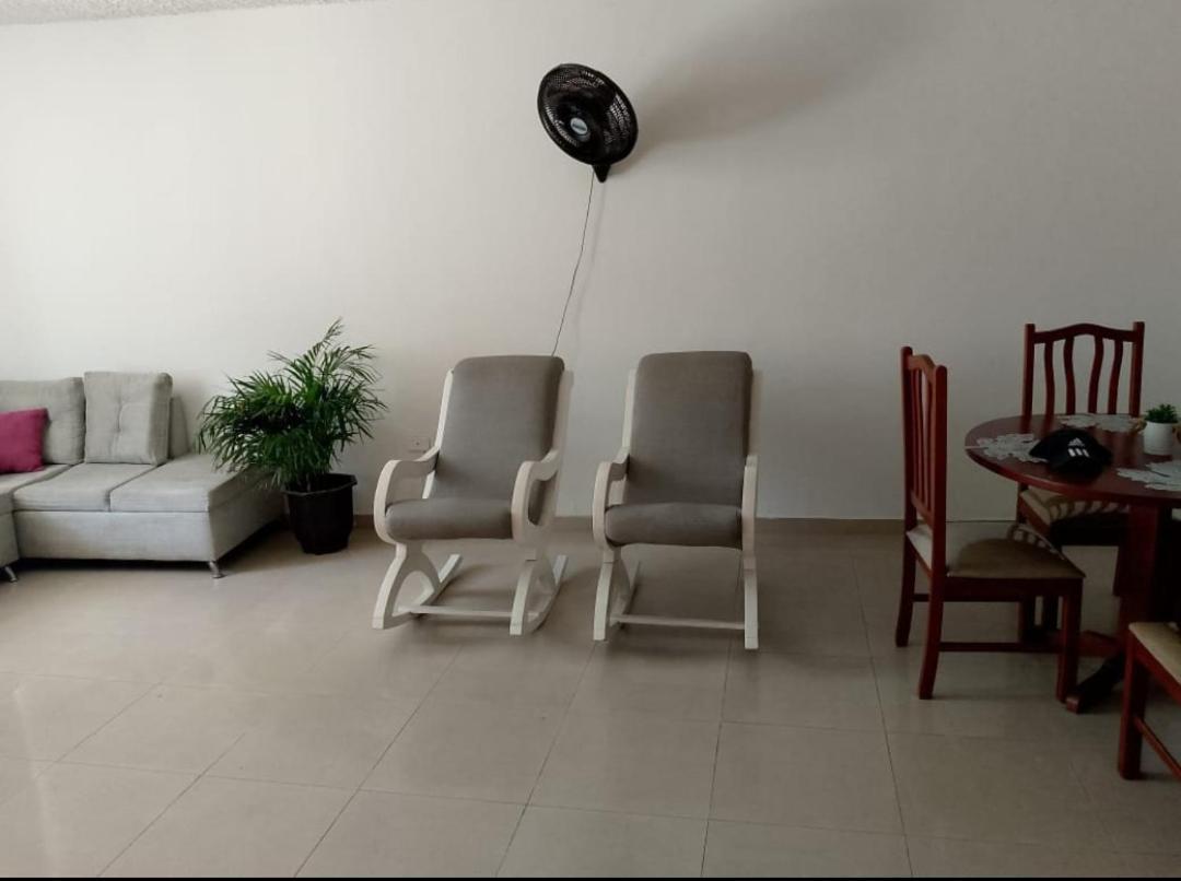 Habitación en casa particular Con Wi-fi, Ac, Cocina En